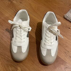 DV by Dolce Vita Sneakers